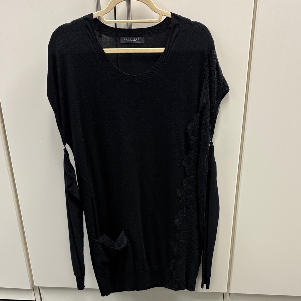 Chic Black Crew Neck Sweater